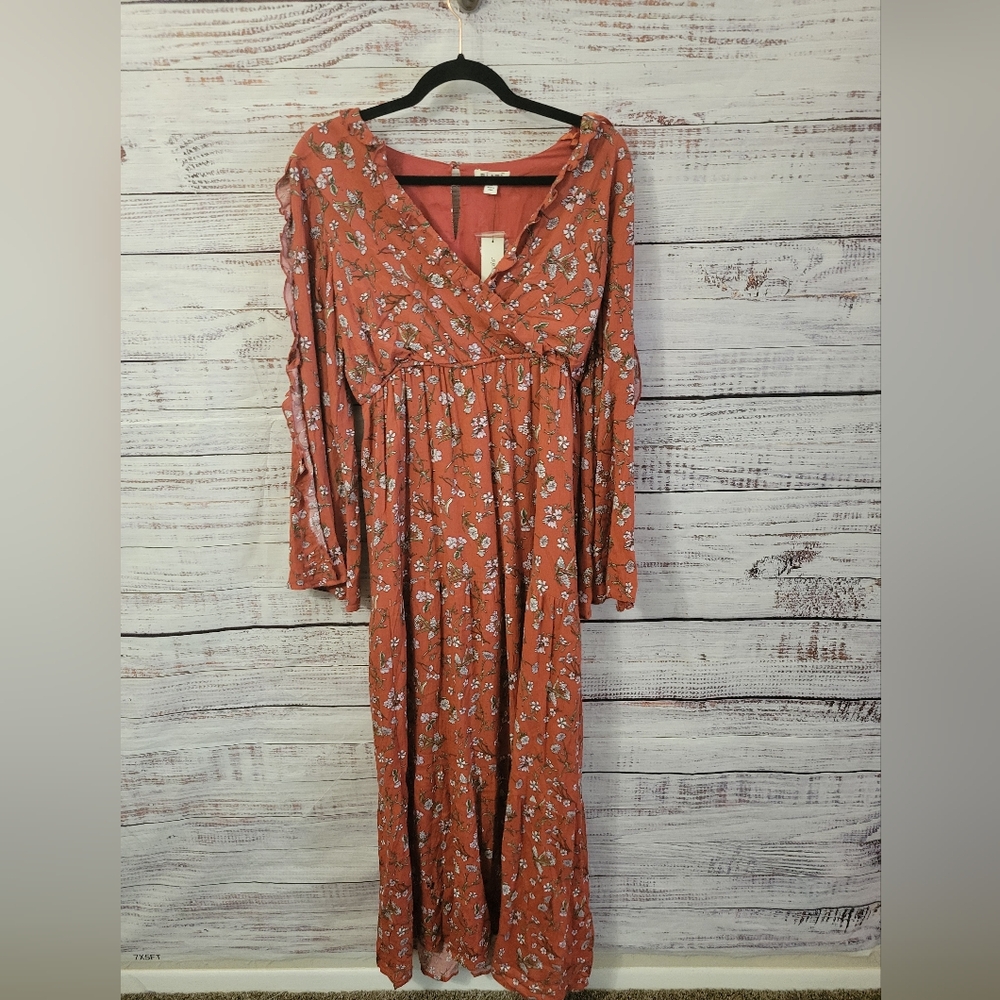 Miami M NWTS Burnt Orange Maxi With Cold shoulders.